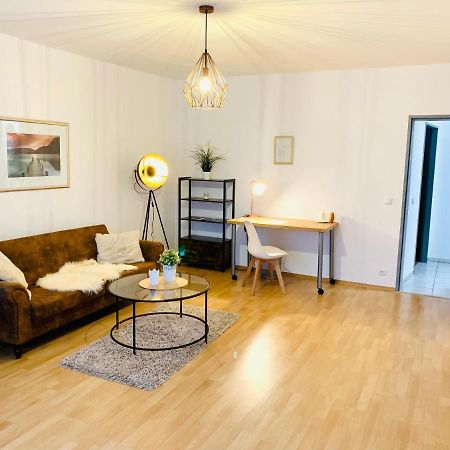 Schone, Gut Ausgestattete Wohnung Fur 1 Bis 4 Personen - Zentral Gelegen Bad Ems Bagian luar foto