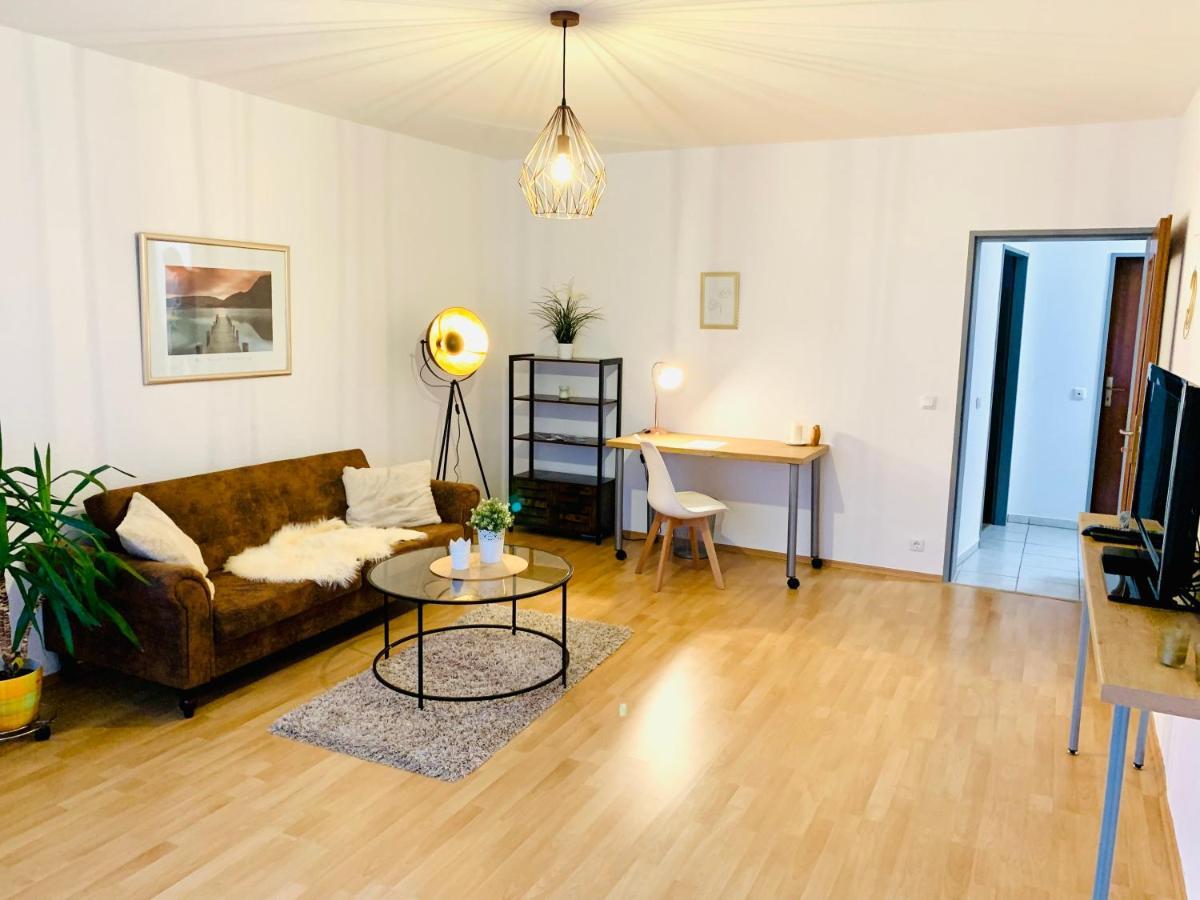 Schone, Gut Ausgestattete Wohnung Fur 1 Bis 4 Personen - Zentral Gelegen Bad Ems Bagian luar foto