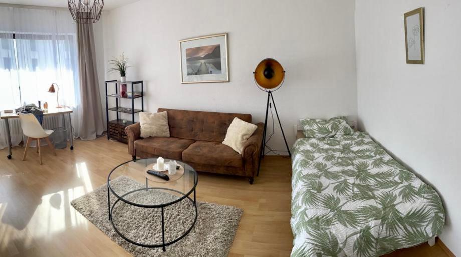 Schone, Gut Ausgestattete Wohnung Fur 1 Bis 4 Personen - Zentral Gelegen Bad Ems Bagian luar foto