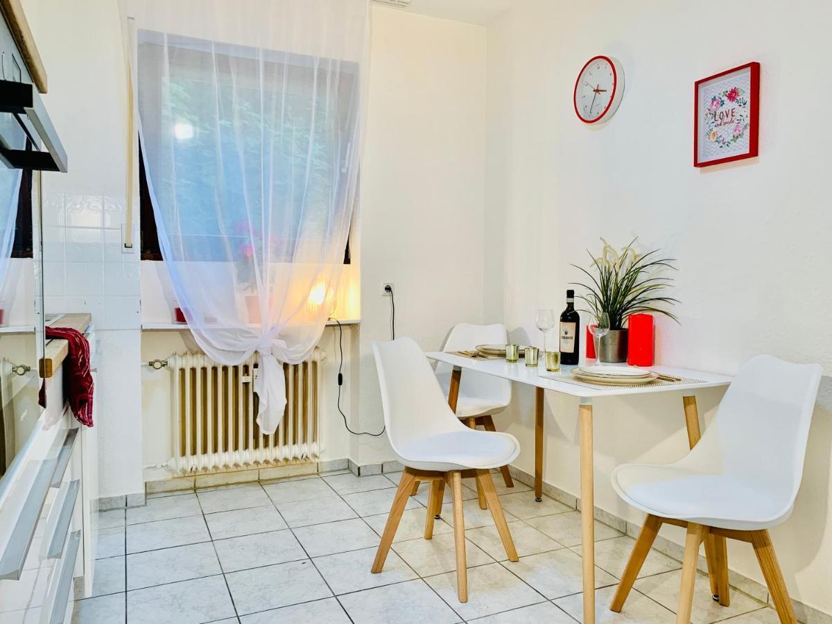 Schone, Gut Ausgestattete Wohnung Fur 1 Bis 4 Personen - Zentral Gelegen Bad Ems Bagian luar foto