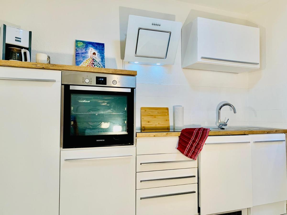 Schone, Gut Ausgestattete Wohnung Fur 1 Bis 4 Personen - Zentral Gelegen Bad Ems Bagian luar foto